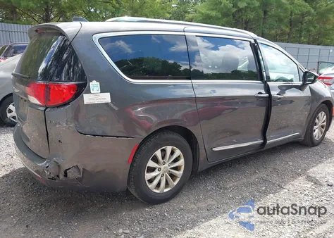 2019 Chrysler Pacifica Touring L z USA, uszkodzony, nr VIN 2C4RC1BG9KR531527